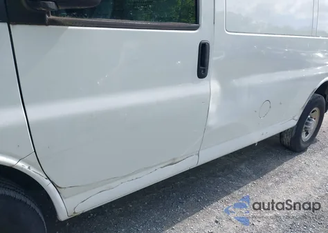 2017 Chevrolet Express 2500 Work Van из США, поврежденный, VIN 1GCWGAFF8H1133201